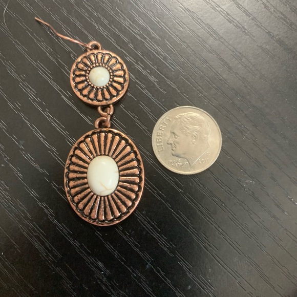 ❤️NWT *BOUTIQUE*  IT'S ALL YOU COPPERTONE EARRINGS - Picture 2 of 2